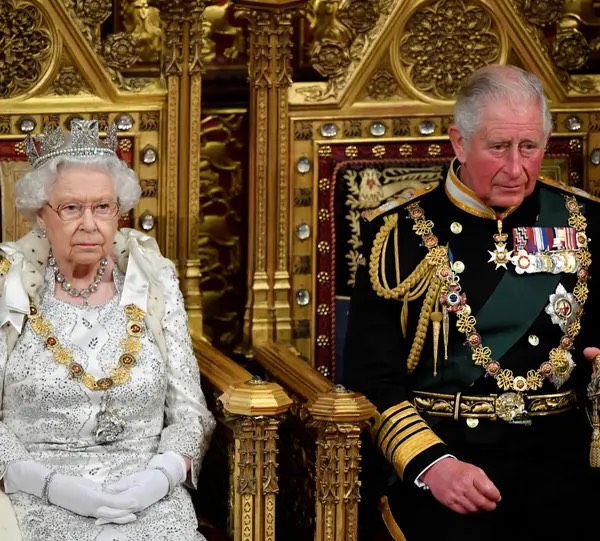 Nữ hoàng Elizabeth II qua đời: Nhìn lại 70 năm trị vì, người duy nhất mà hầu hết người Anh đều biết - Ảnh 4